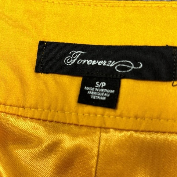 FOREVER 21 satin wave ruffle mini skirt size S/P - Picture 5 of 7